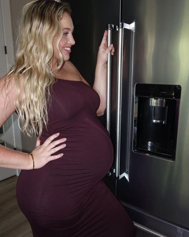 Hot amateur young babe Isa pregnant