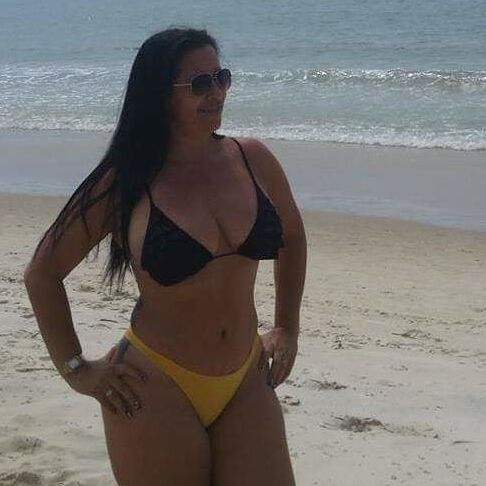 LENINHA MADURA COROA RABUDA GOSTOSA BIQUINI