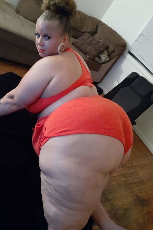 Light Skinned BBW