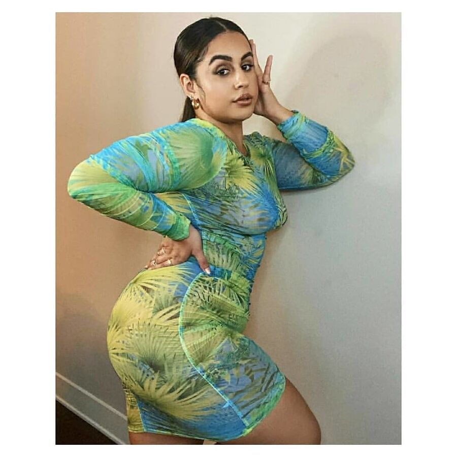 Curvy Model