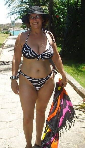 Milfs Gilfs for their quarantine