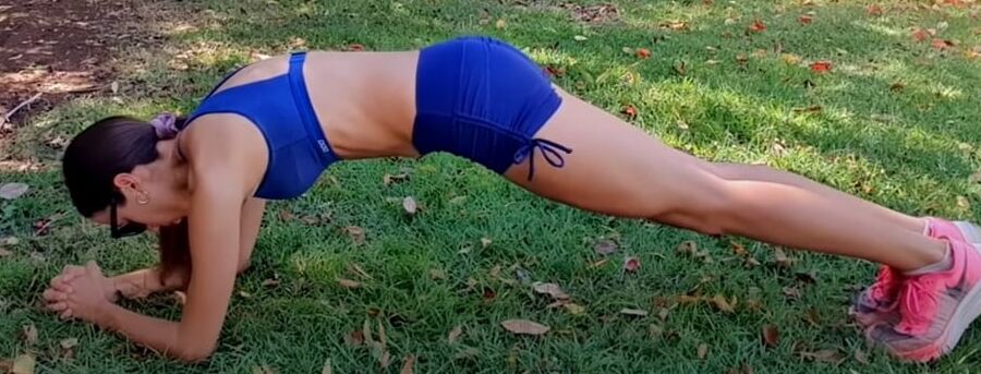 Natasha salope qui fait du sport sur le net
