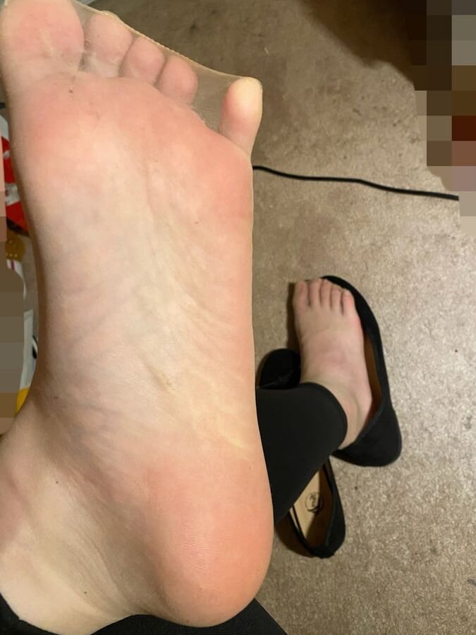 My Daily sweaty big nylon feet
