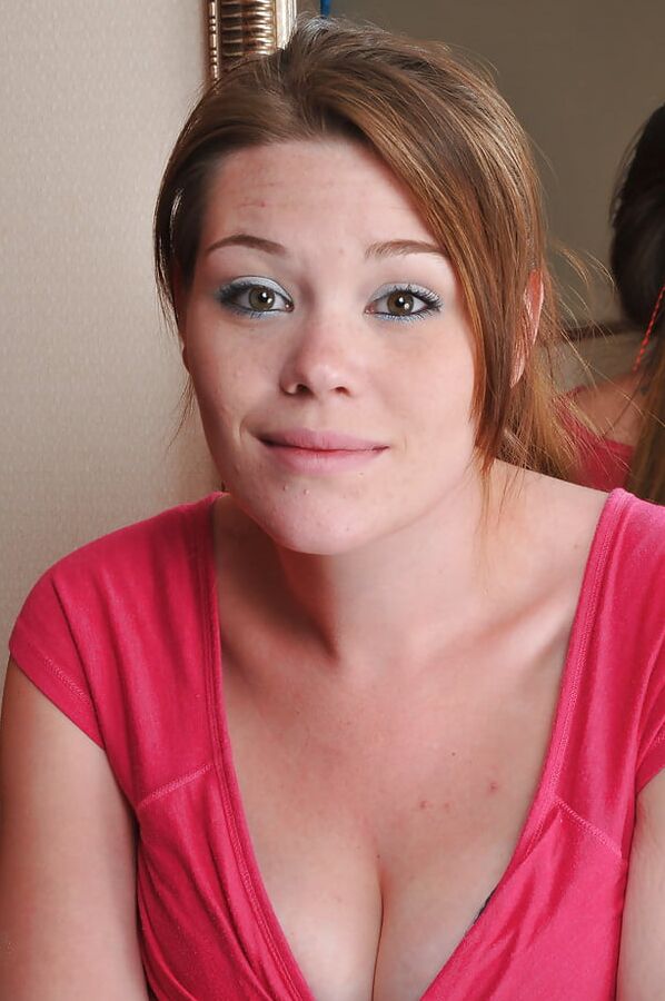 Amateur saggy tits and fatty Margot