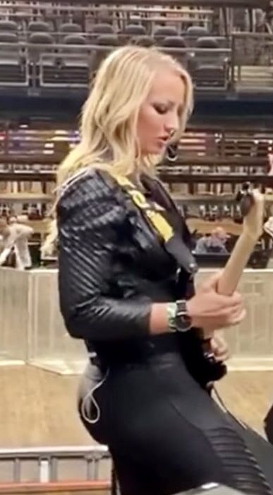 Nita Strauss