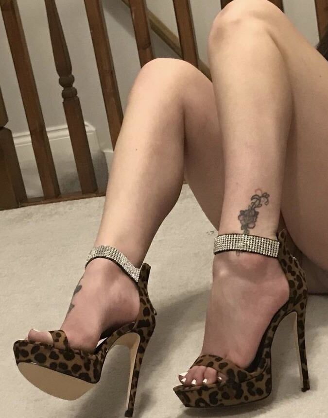 For Fans to Cum on FEET