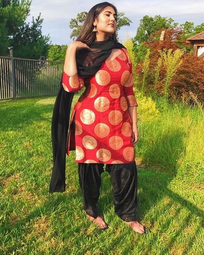 stunning punajbai babe