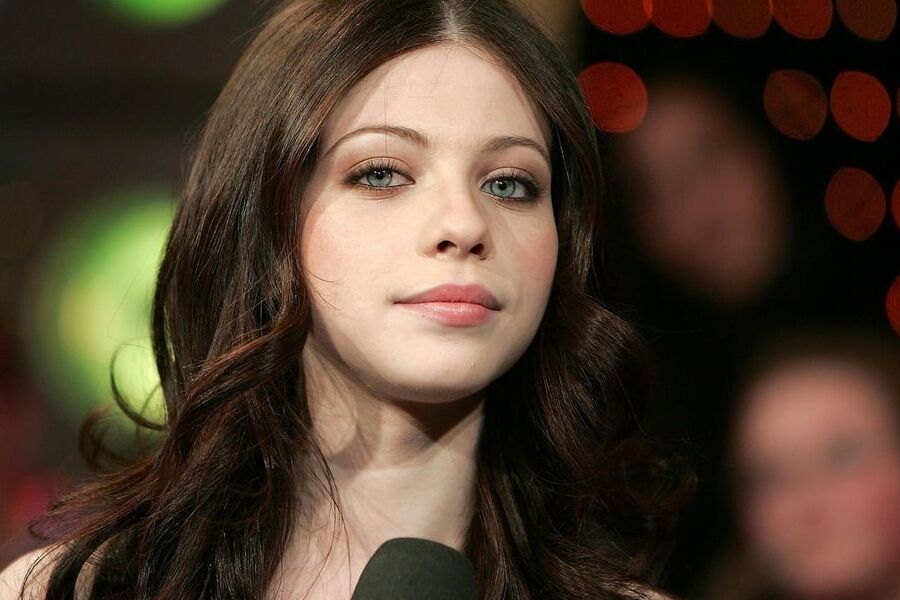 Michelle Trachtenberg cute woman