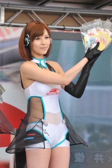 Japanese pit girls , paddock girls