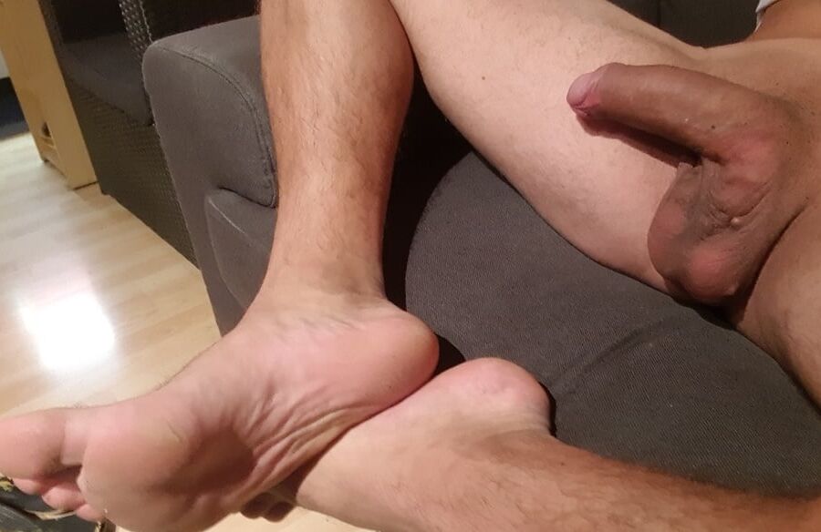 feet,soles and toes