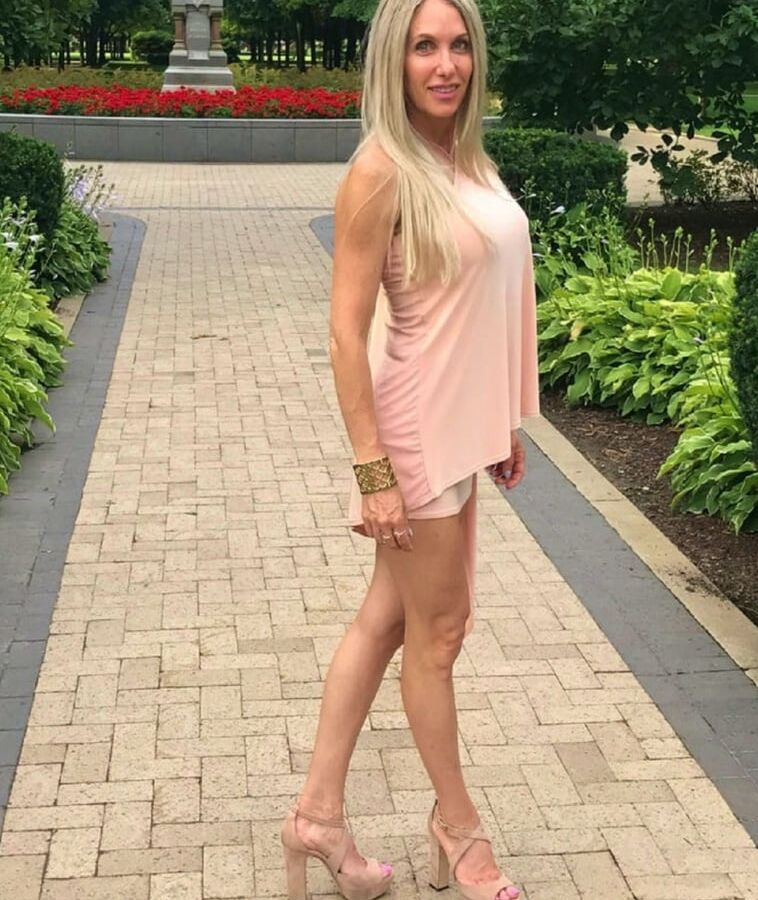 Jennifer braucht deinen Repost