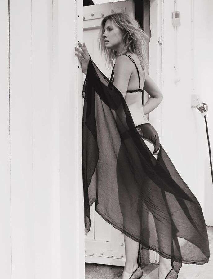 Leonie Ter Braak - Dutch Presenter &amp; Model