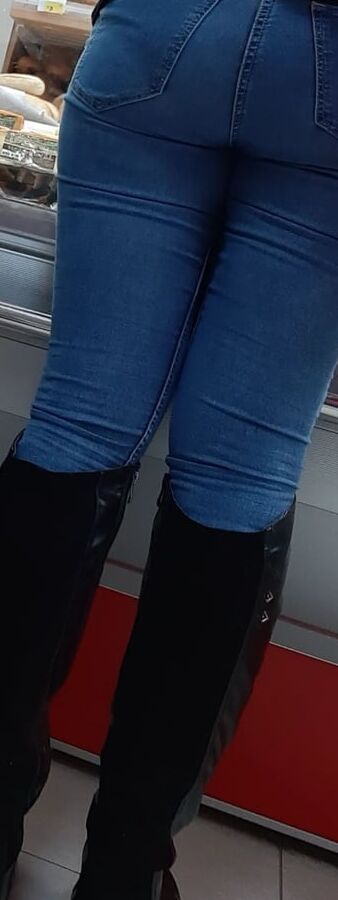 Who love ass in jeans