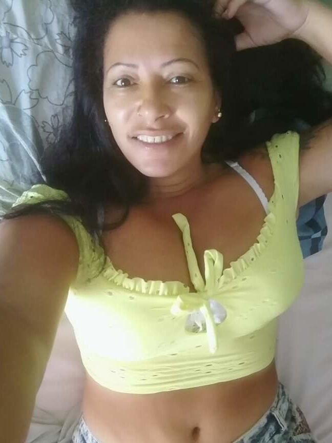 LENINHA MADURA COROA RABUDA GOSTOSA BIQUINI