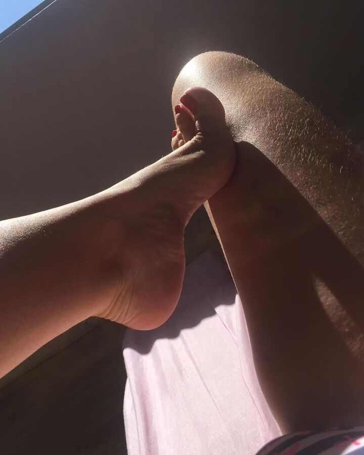 feet in love