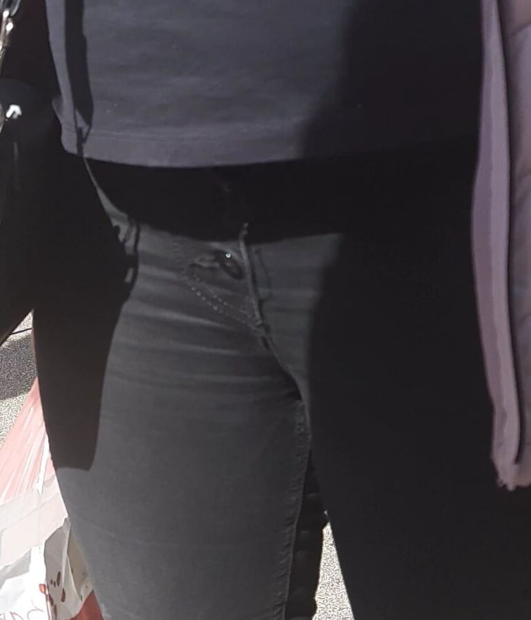 Who love ass in jeans