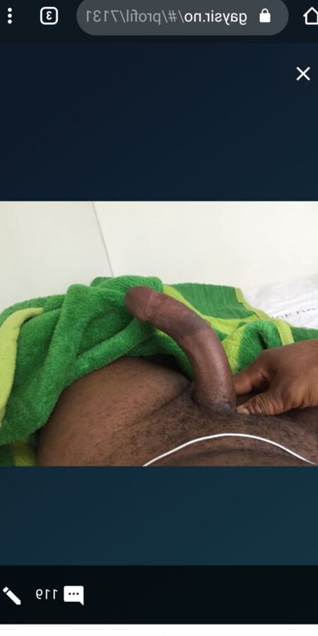 Me jerking ooff and showing my big curv cock