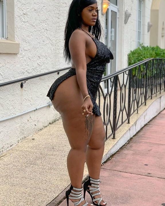 HOT EBONY PICS