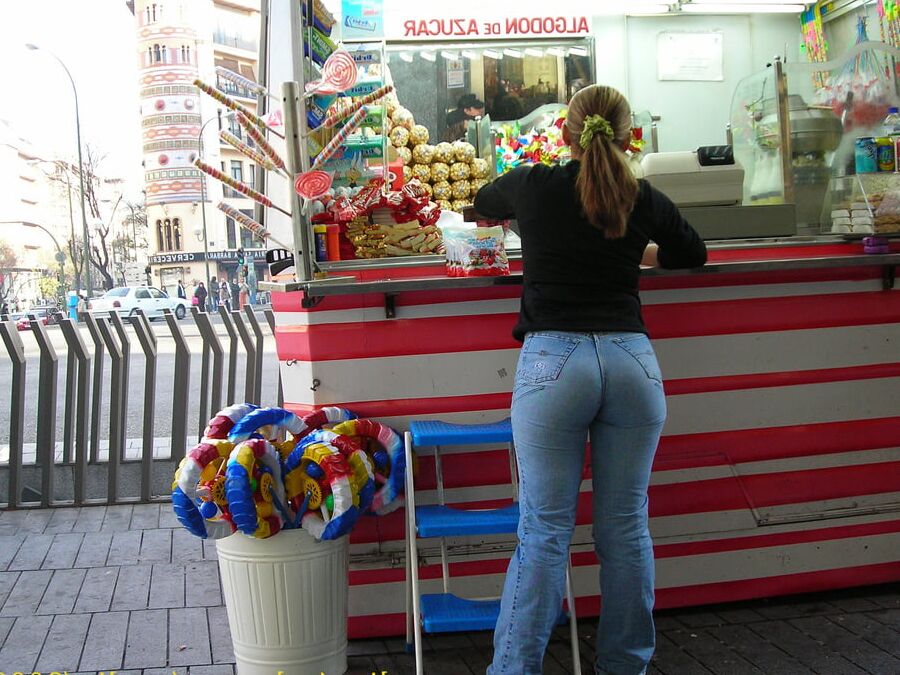 candid PAWGs from GLUTEUS DIVINUS