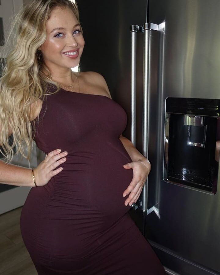 Hot amateur young babe Isa pregnant