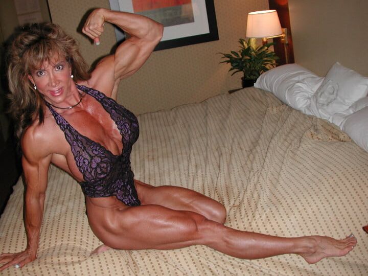 A Mix Of Gorgeous Muscle Girls &amp; Women!