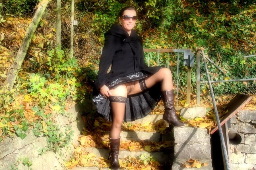Ewa (hairy milf)