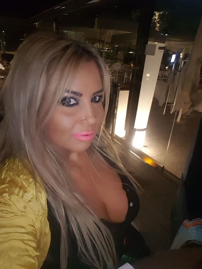 Greek Huge tits Milf