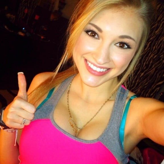Anna Faith- Carlson HOT Elsa Look Alike