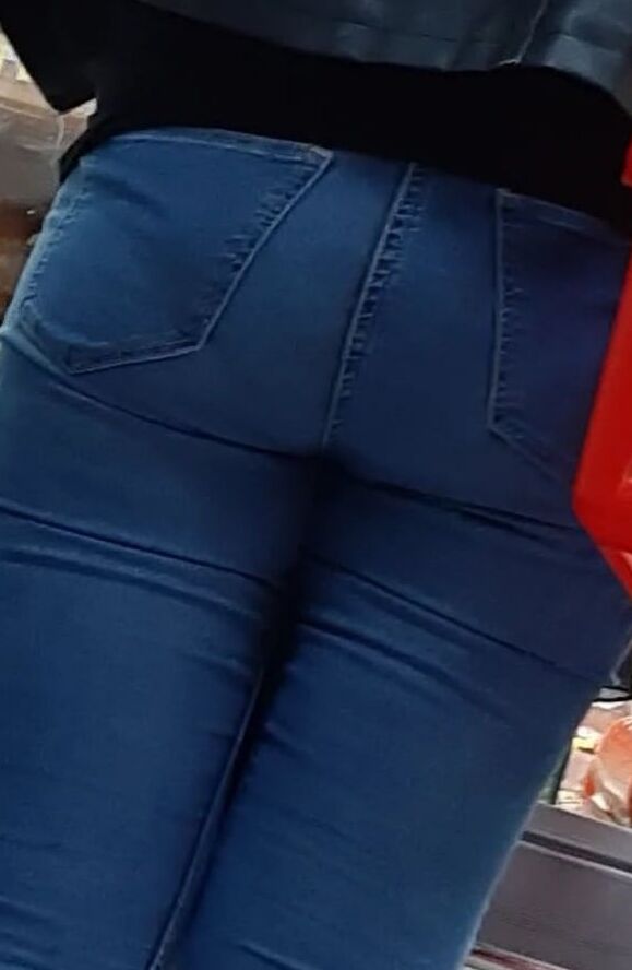 Who love ass in jeans