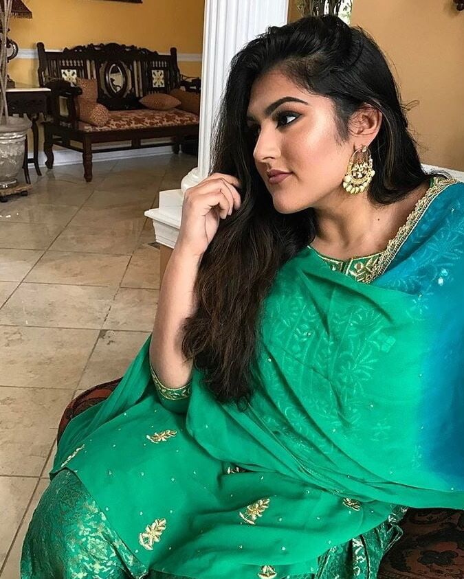 stunning punajbai babe