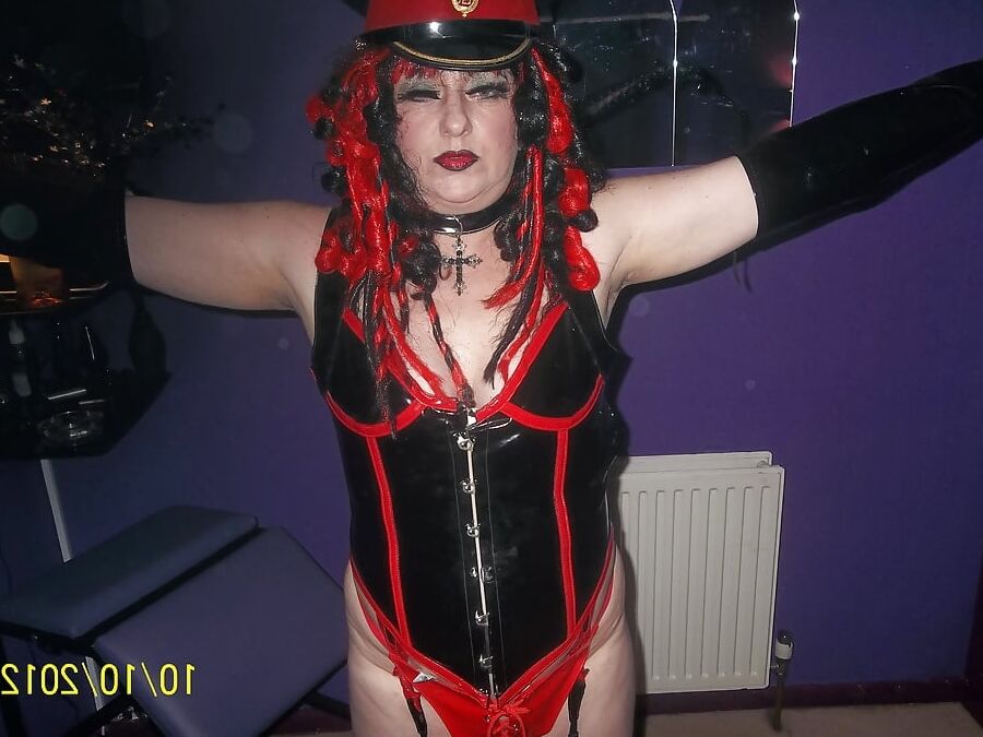 Dom mum slut
