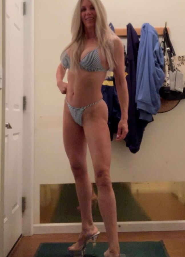 Jennifer braucht deinen Repost