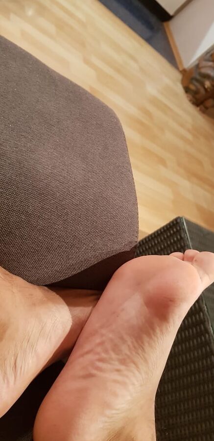 feet,soles and toes