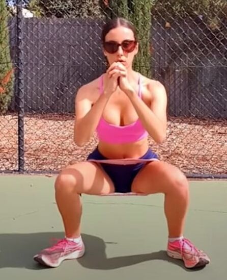 Natasha salope qui fait du sport sur le net