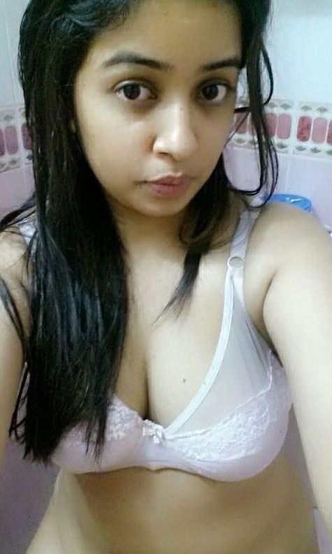 Hot sexy desi IT girl big boobs indian leaked with bf ()