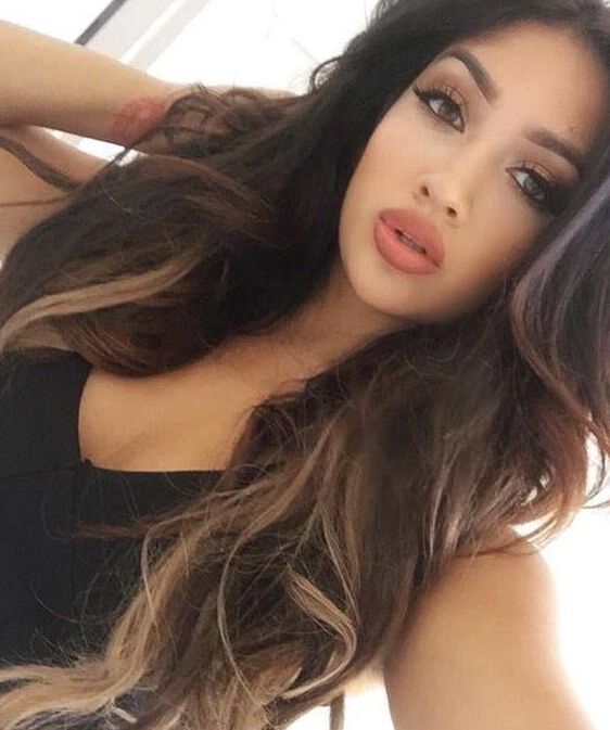 SEXY LATINA HISPANIC WOMEN