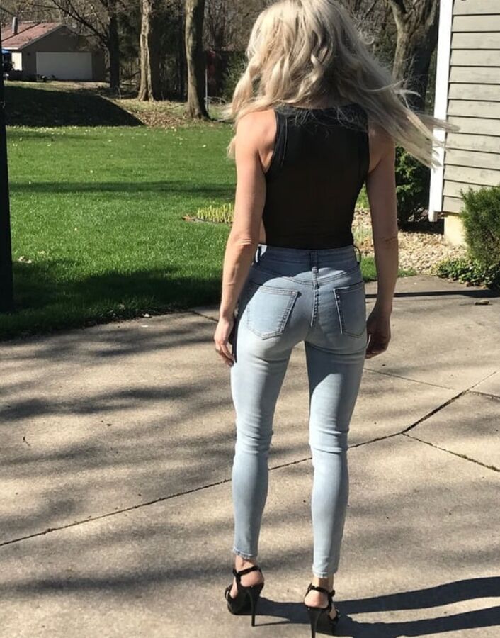 Jennifer braucht deinen Repost