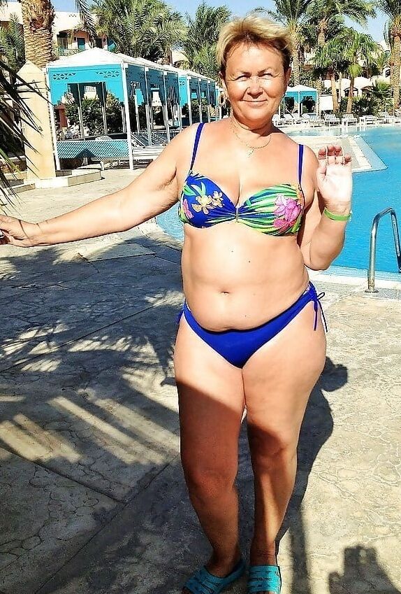 Milfs Gilfs for their quarantine