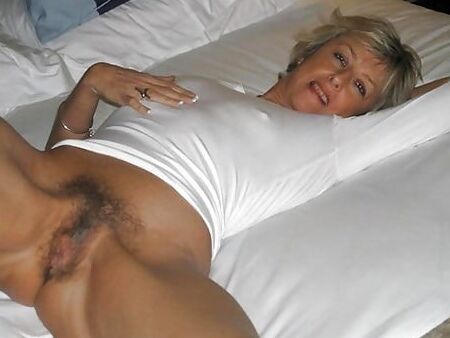 SEXY OLDER WOMEN
