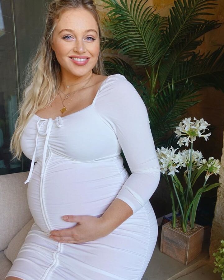 Hot amateur young babe Isa pregnant