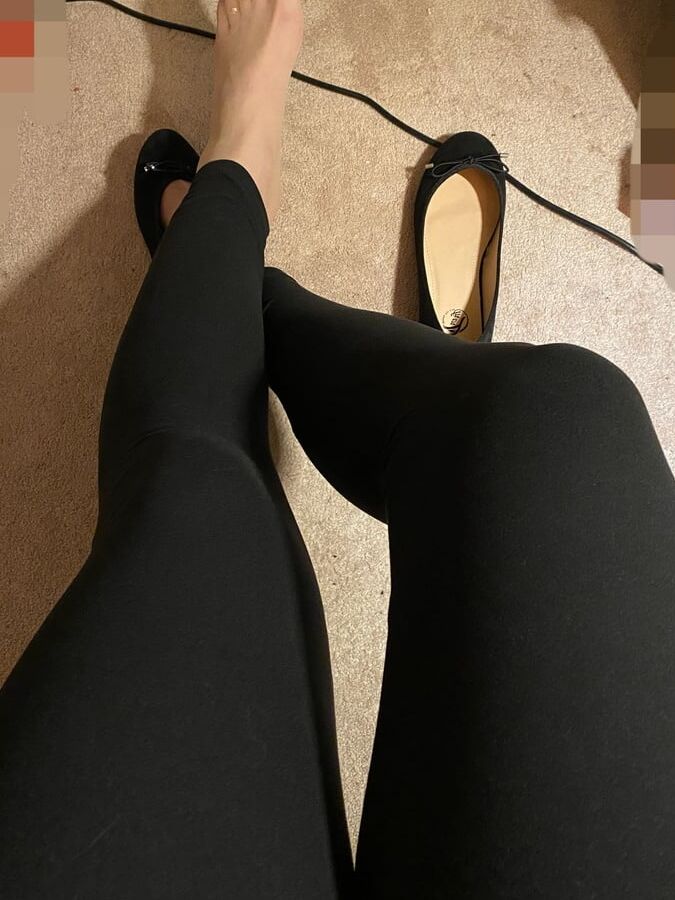 My Daily sweaty big nylon feet