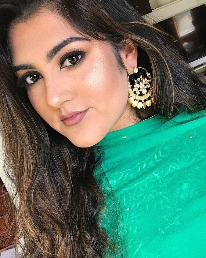 stunning punajbai babe