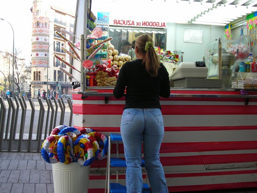 candid PAWGs from GLUTEUS DIVINUS