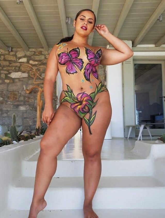Curvy Model