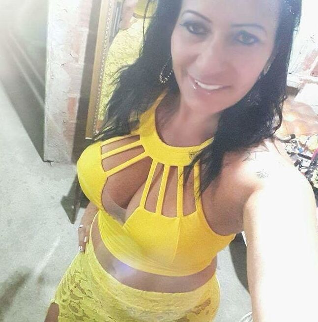 LENINHA MADURA COROA RABUDA GOSTOSA BIQUINI