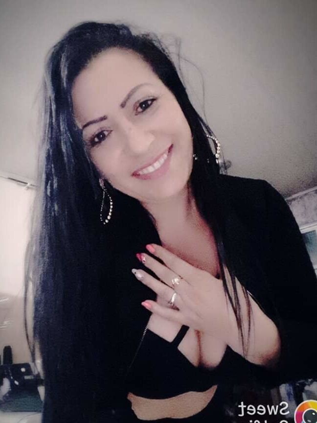 LENINHA MADURA COROA RABUDA GOSTOSA BIQUINI