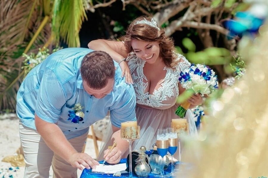 AMAZING HUGE TITS BRIDE to be