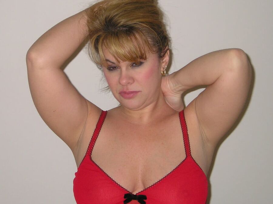 Hot juicy amateur milf