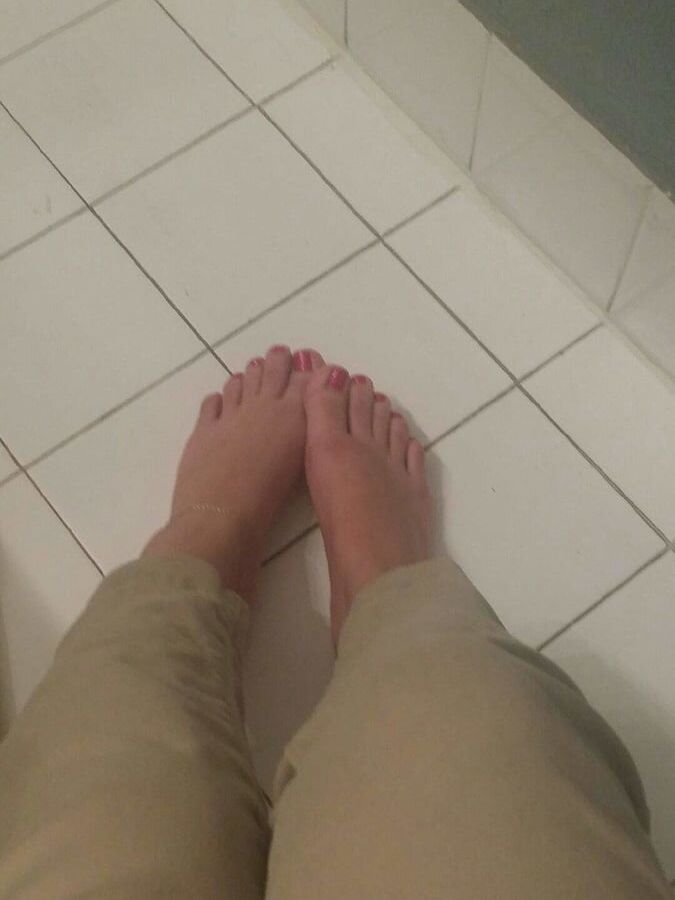 Girlfriend&;s Feet