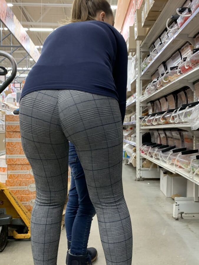 Hot mature cameltoe